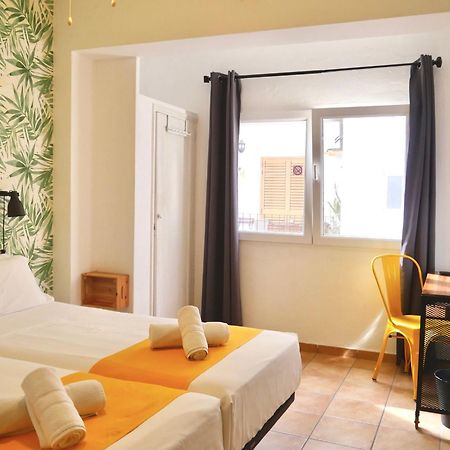 Nanit Rooms Ibiza Hostal Santa Eulària des Riu Kültér fotó