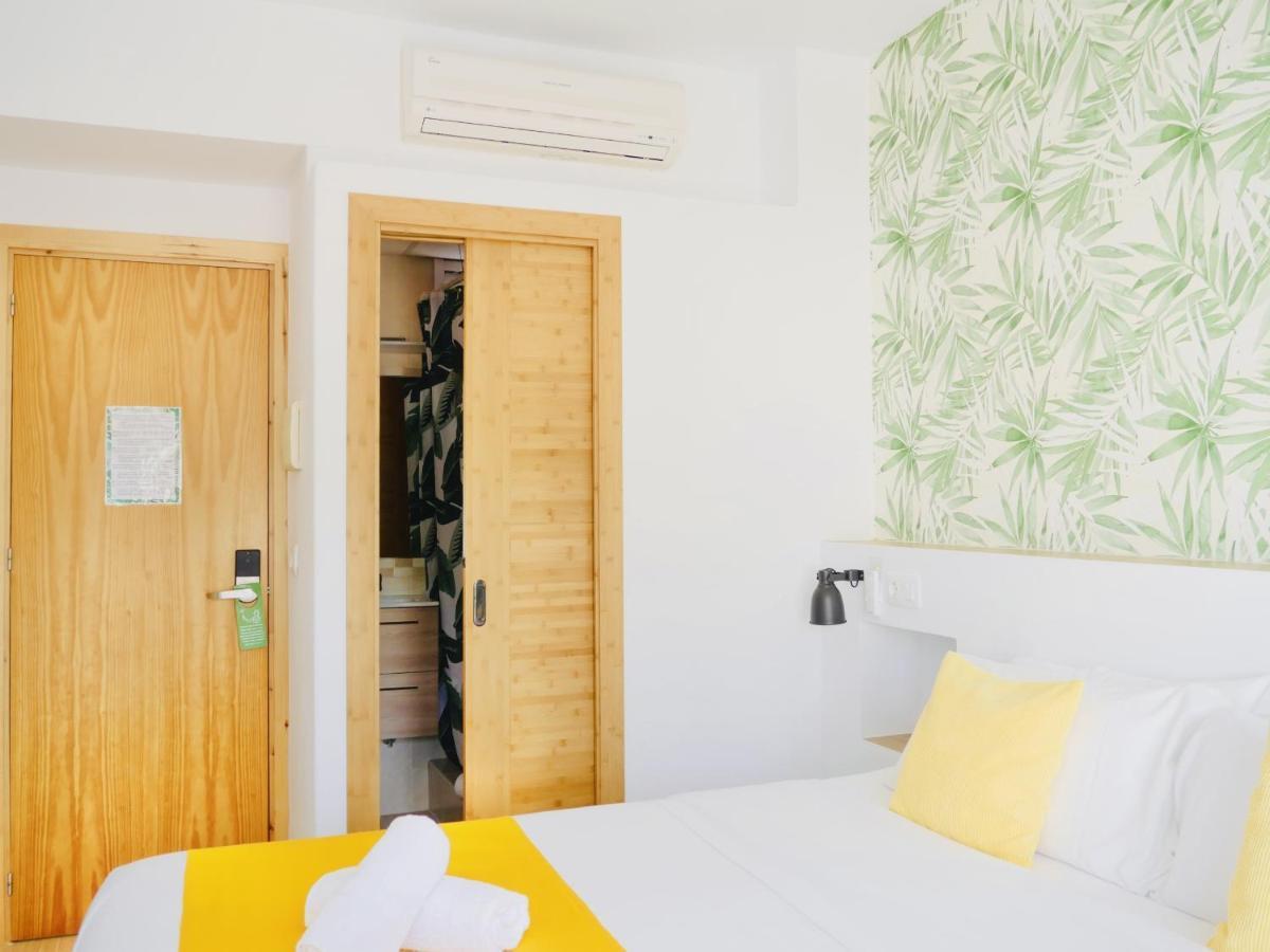 Nanit Rooms Ibiza Hostal Santa Eulària des Riu Kültér fotó