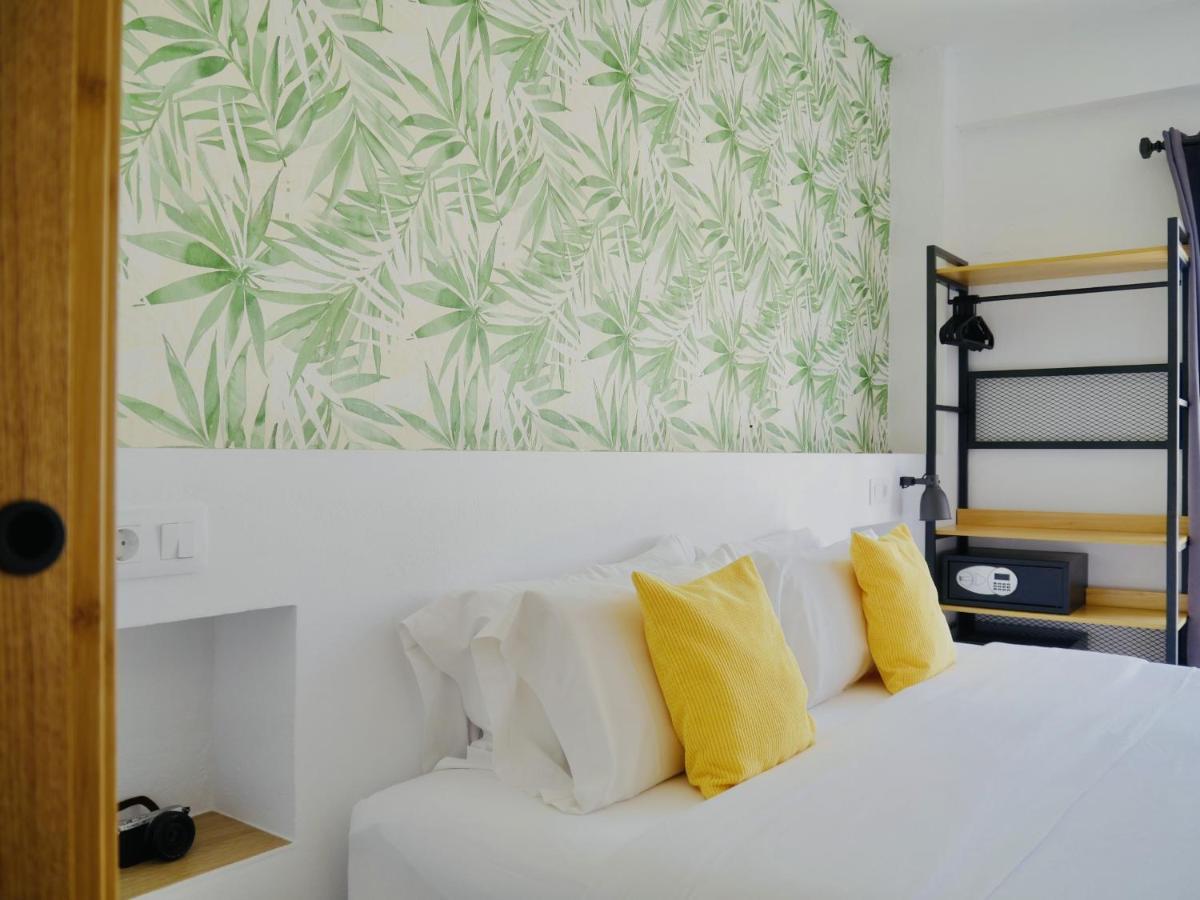 Nanit Rooms Ibiza Hostal Santa Eulària des Riu Kültér fotó