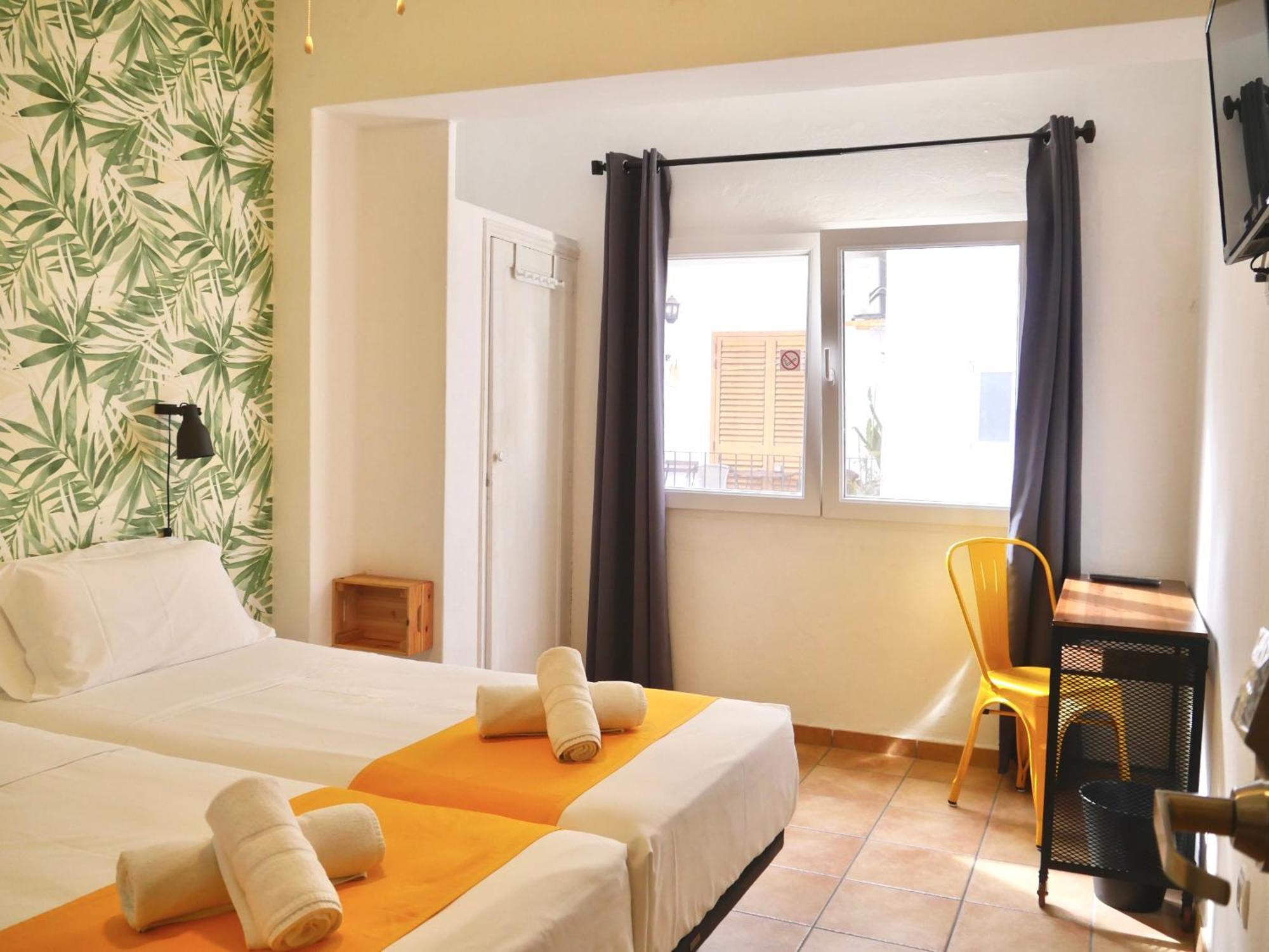 Nanit Rooms Ibiza Hostal Santa Eulària des Riu Kültér fotó
