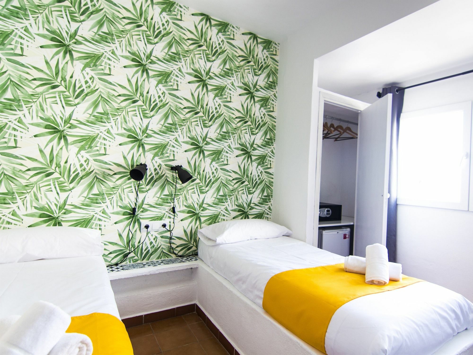Nanit Rooms Ibiza Hostal Santa Eulària des Riu Kültér fotó